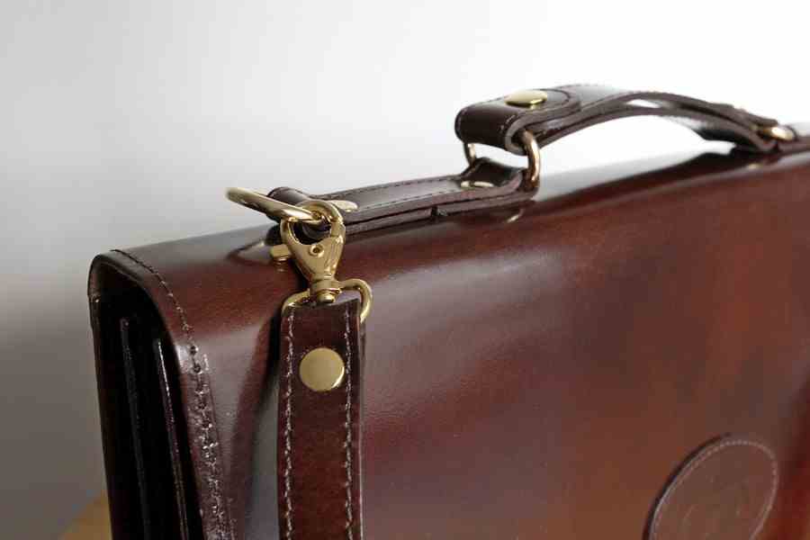 Gorgeous Business Briefcase Shoulder Strap Top Handle Genuine Leather